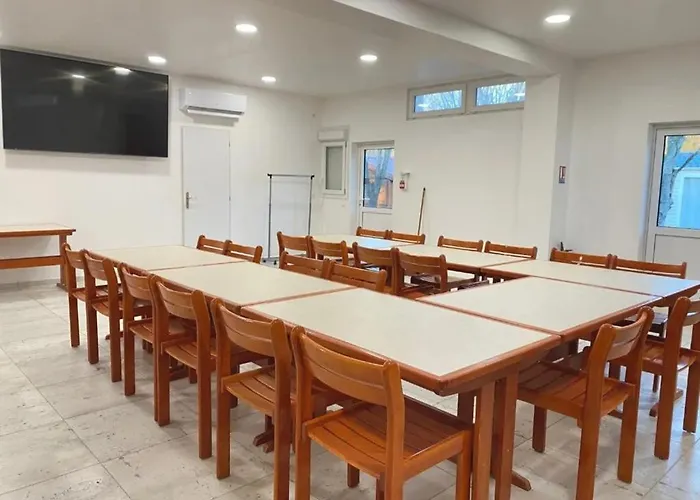 Zecamping 2 Animaux Acceptes Dans Un Environnement Calme Et Naturel Angicourt