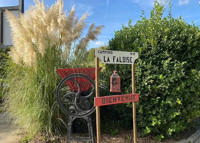 2 étoiles - Ccbabhg * Angicourt