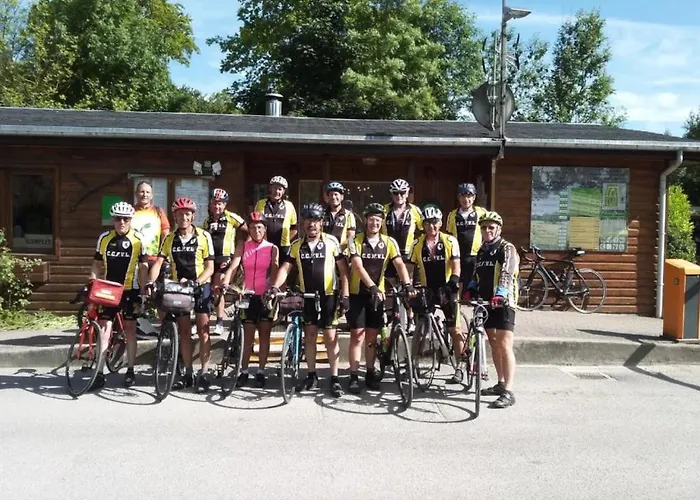 Zecamping 2 Animaux Acceptes Dans Un Environnement Calme Et Naturel